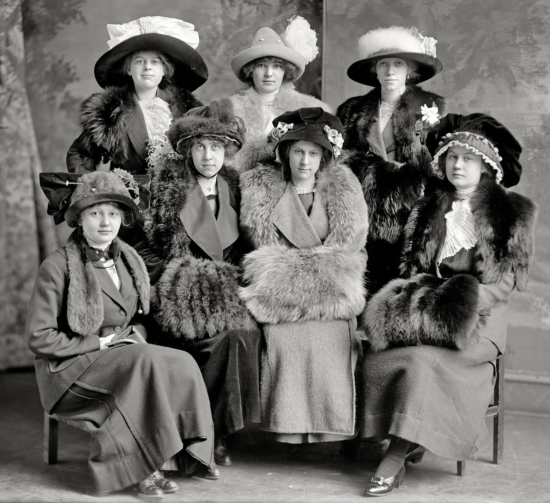 Lo que usaban las mujeres en 1912 y lo que usan hoy – Teleantillas