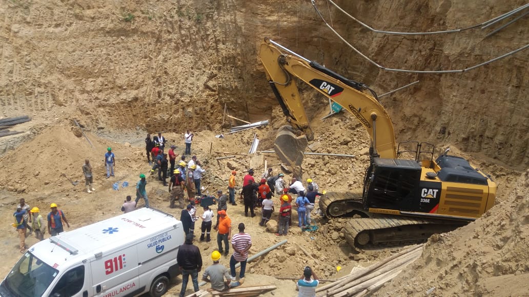 Personas Quedan Atrapadas Bajo Tierra Tras Derrumbe Construcción En Santiago Teleantillas 5790
