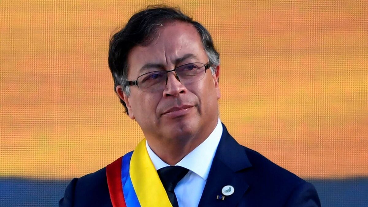 El Congreso de Perú declara persona no grata al presidente colombiano Gustavo Petro