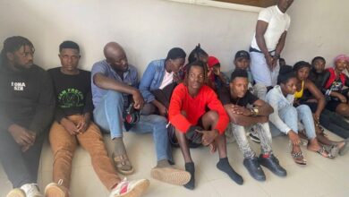 Policía Nacional apresa vehículo que transportaba 15 haitianos hacia el país