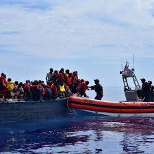En Indonesia el naufragio de una lancha deja 11 muertos y 9 desaparecidos