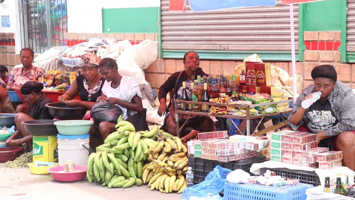 Haitianos se apoderan del sector comercial en la frontera: piden intervención de Luis Abinader