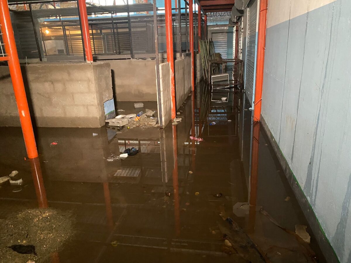 Desaprensivos habrían provocado inundación en nuevo mercado de Herrera