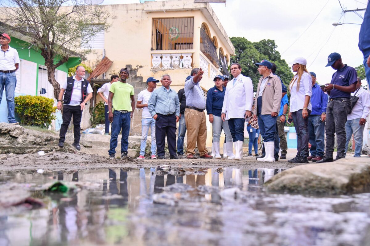Realizan operativo médico en comunidades inundadas de Manoguayabo