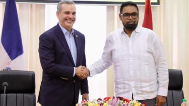 Gobierno dominicano firma acuerdo de Turismo y Refinería con Guyana
