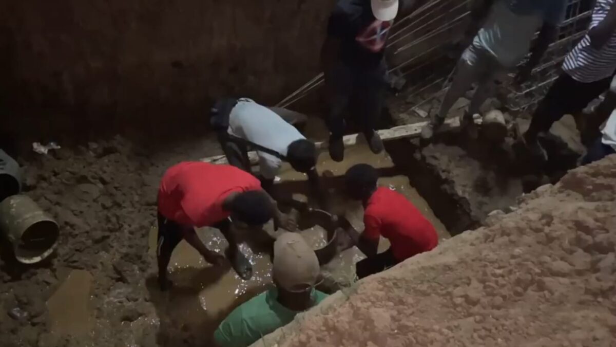 Haitianos continúan construcción de canal para desviar agua del Río Masacre