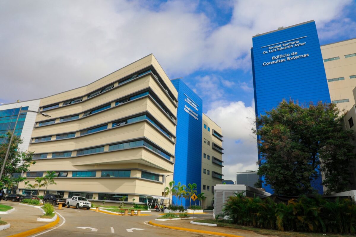Autoridades aclaran licitación de 1,200 millones es para concluir 2 edificios Ciudad Sanitaria Luis Eduardo Aybar