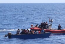 Rescatan a 60 migrantes cuya embarcación se hundía mientras se dirigían a Puerto Rico
