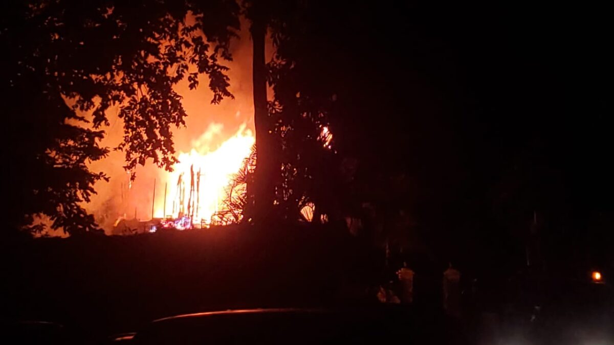 Se quema Villa en Mata Puerco de Río San Juan