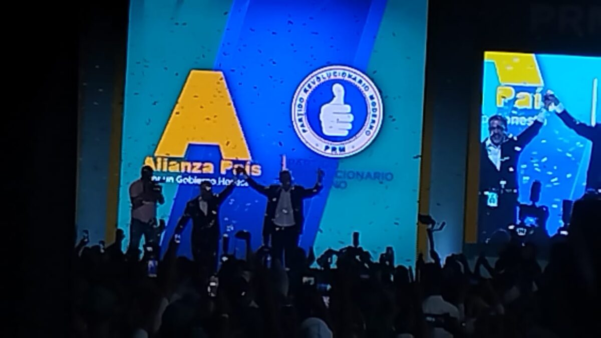 Luis Abinader es proclamado como candidato presidencial de Alianza País