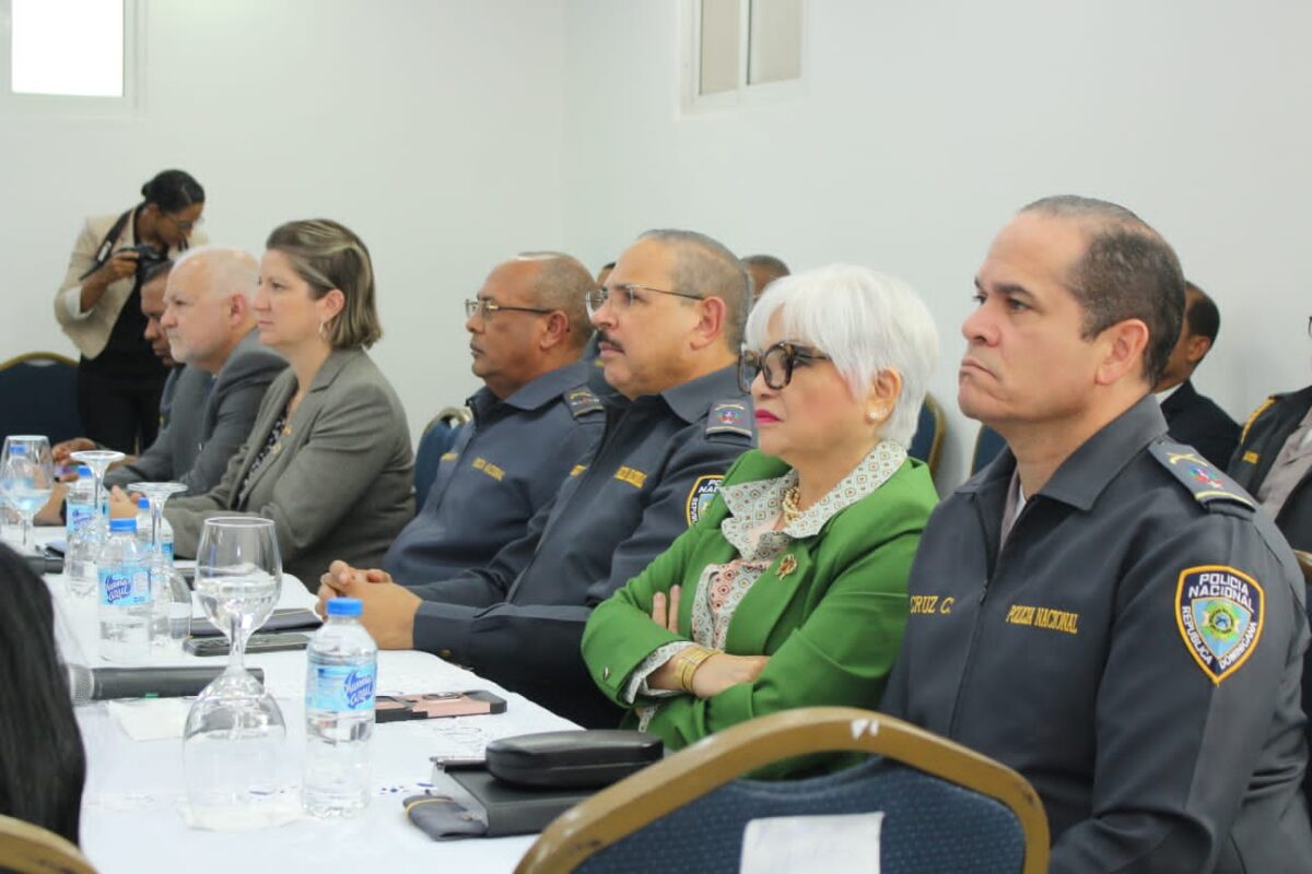 Policía Nacional y Fundación Panamericana para el Desarrollo hacen colaboración para mejorar desempeño policial