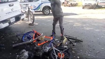 P.N. destruye motocicletas retenidas durante carreras clandestinas en Barahona