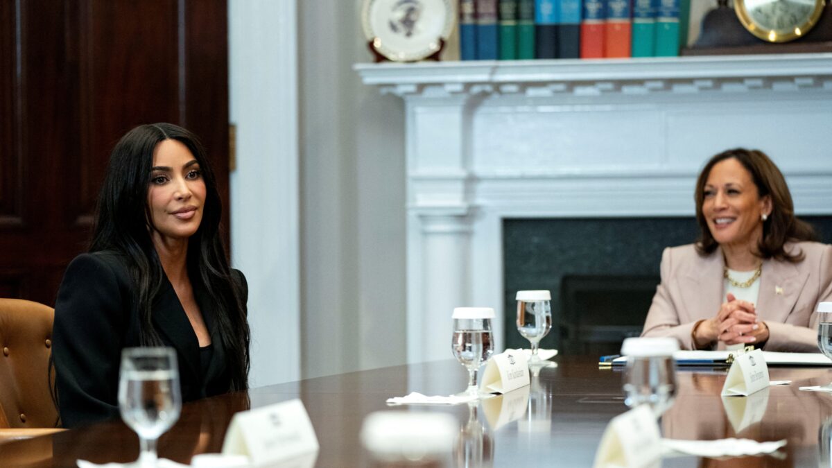 Kim Kardashian llega a la Casa Blanca para discutir una reforma