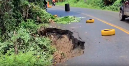 Se derrumba tramo de autopista Gaspar Hernández-Río San Juan debido a las lluvias