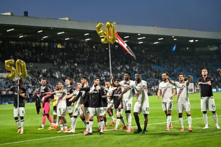 Leverkusen arrasa al Bochum y extiende su racha invicta a 50 partidos