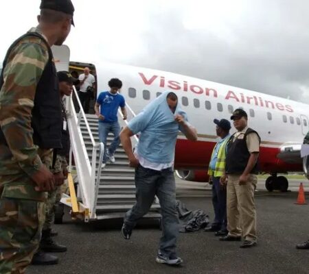 Repatrian a 137 migrantes a República Dominicana detenidos en aguas de Puerto Rico