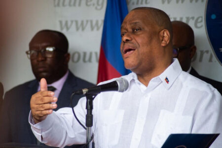 Primer ministro de Haití critica corrupción en el Estado: 30 % del personal recibe dinero sin trabajar