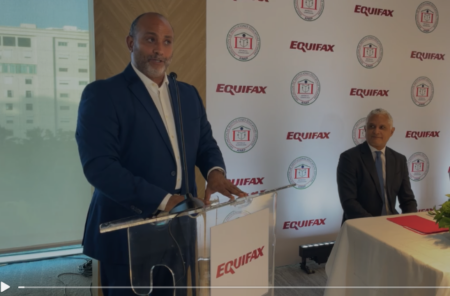 Equifax y AINEP firma acuerdo para brindar facilidades a centros y estudiantes del sector privado