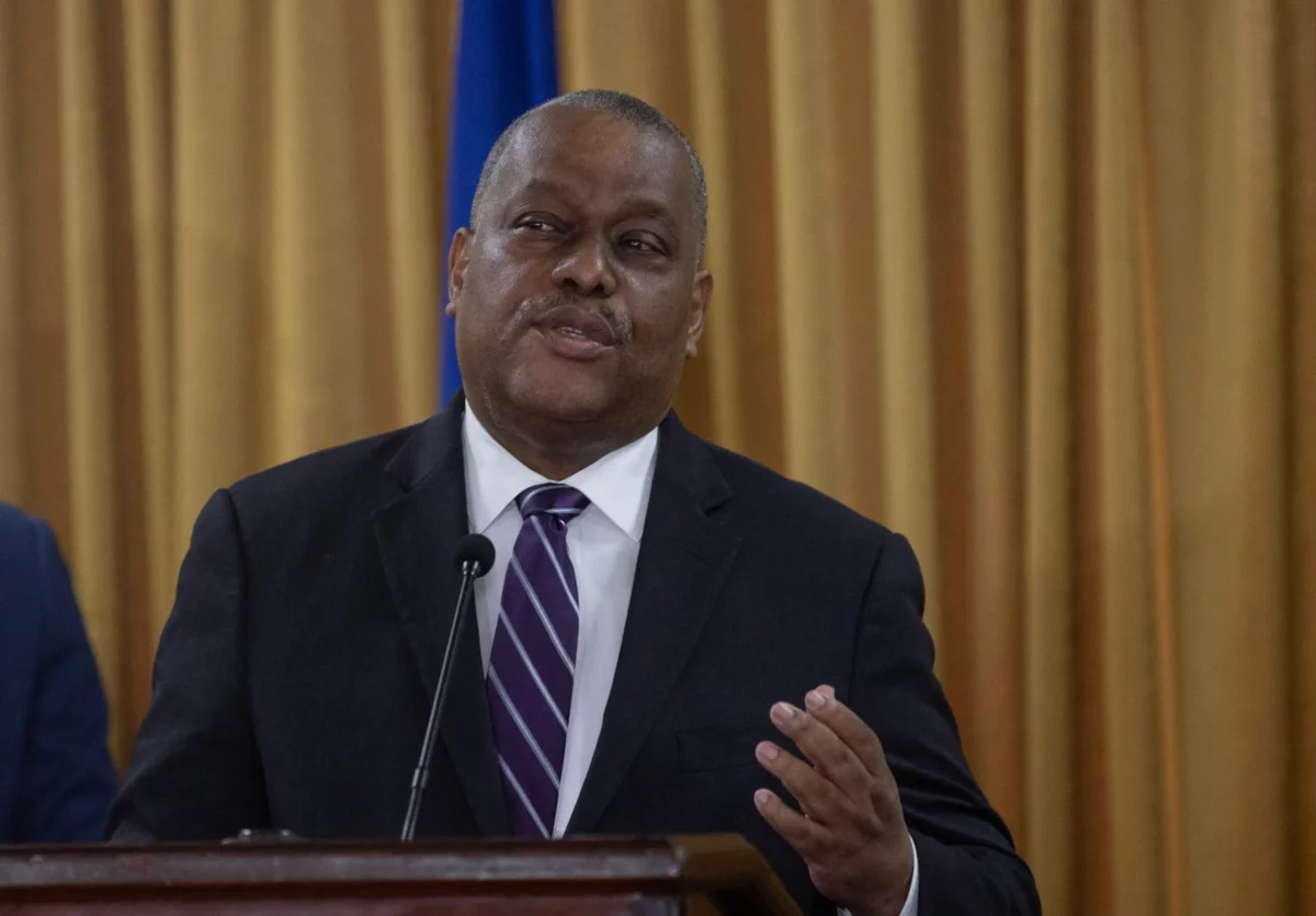 Primer ministro de Haití permanece ingresado aunque estable tras presentar problemas de salud
